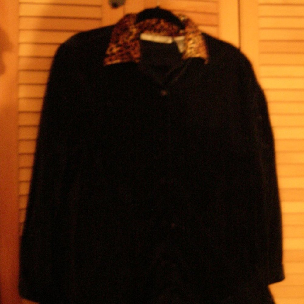 Black velvet velour ribbed button down shirt leopard print L XL Victoria Jones